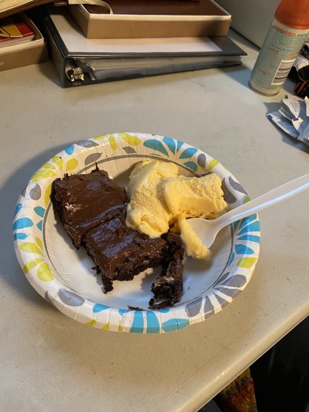Brownies and ice cream to complete my relaxing day.